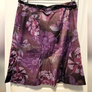 NWT East 5th skirt. Size 16.